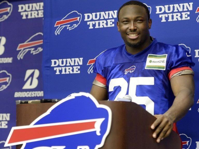 Chickie's and Pete's waitress lets rip over Buffalo Bills star LeSean  McCoy's bad behavior