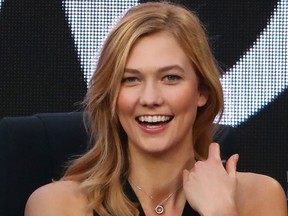 Karlie Kloss watches the Women's Singles Final match between Venus Williams and Serena Williams on day 13 of the 2017 Australian Open at Melbourne Park on January 28, 2017 in Melbourne, Australia. (Scott Barbour/Getty Images)