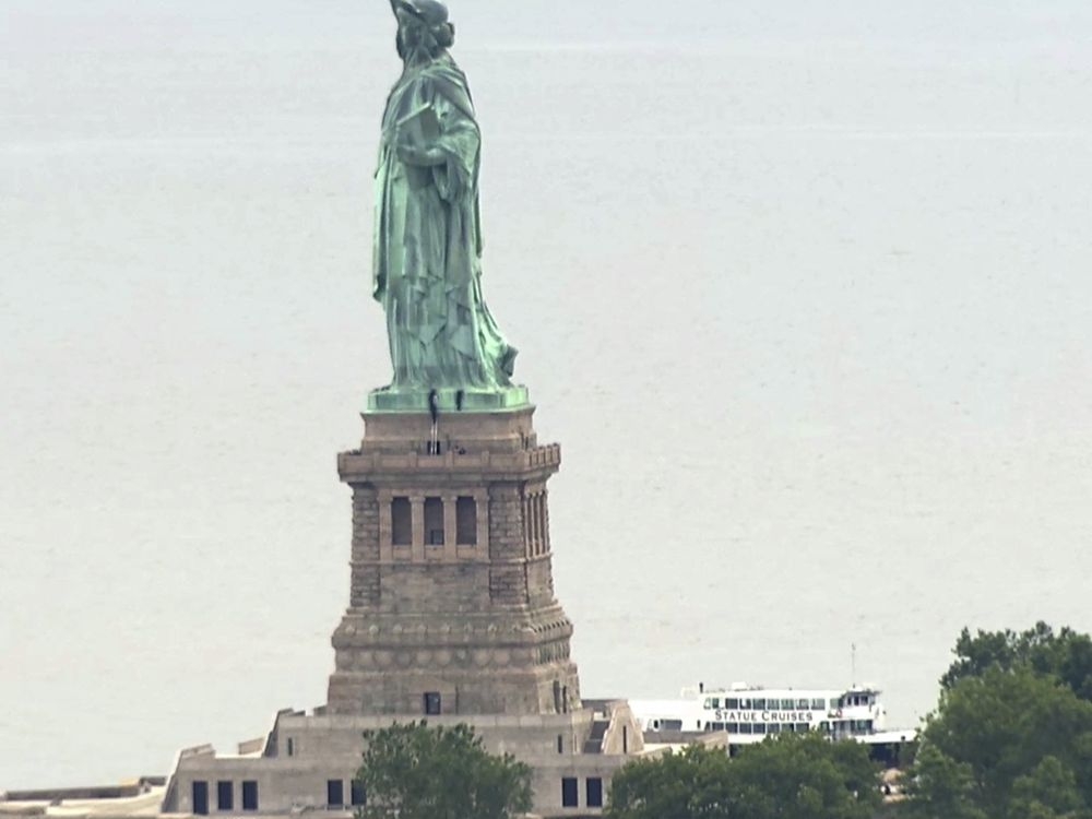 Statue of Liberty climber pleads not guilty to trespassing | Toronto Sun