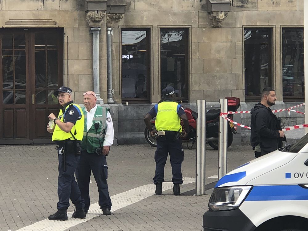 Dutch Police Shoot Suspect After 2 Stabbed At Amsterdam Train Station ...