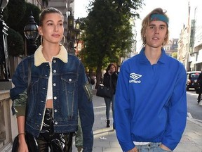 Justin Bieber and fiancee Hailey Baldwin enjoy a walk in Central London, stopping for a drink and a bite to eat in coffee shop Joe & The Juice, before heading to Selfridges to do some shopping. The couple looked very happy and in love, and ended their day out in Hyde Park, where they stopped to share a kiss.  Featuring: Justin Bieber, Hailey Baldwin Where: London, United Kingdom When: 17 Sep 2018 Credit: Will Alexander/WENN.com ORG XMIT: wenn35366314