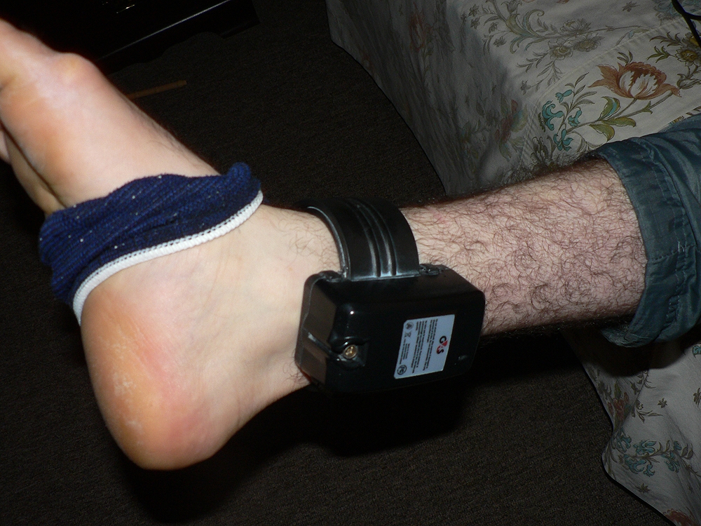 Man allegedly posts video on Facebook of how to remove ankle monitor