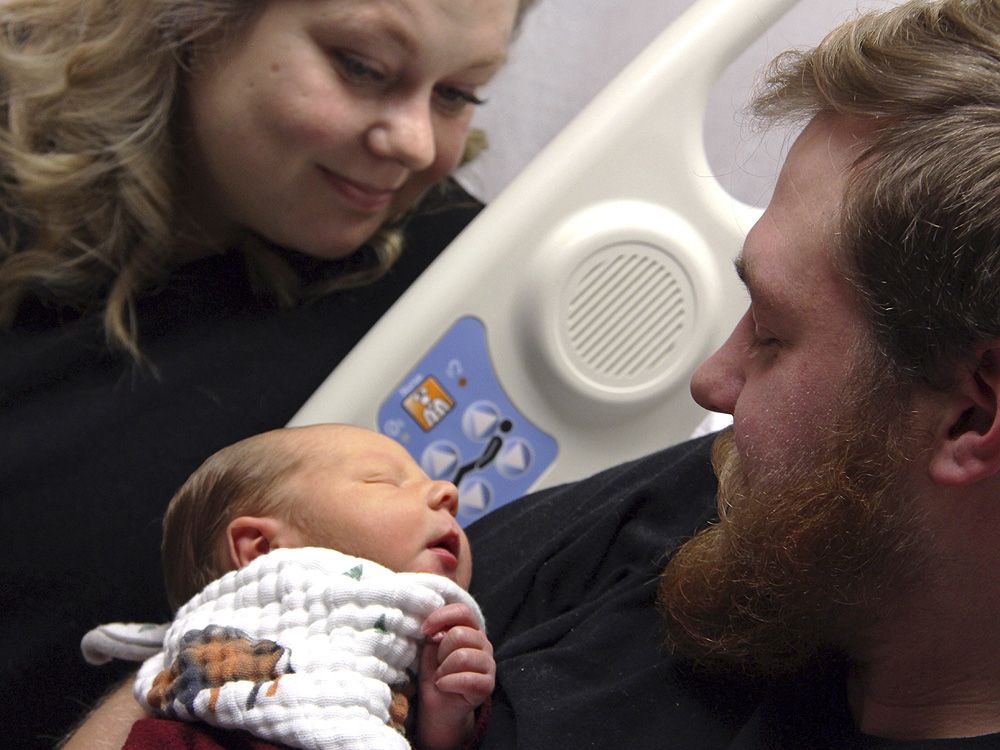 Woman Saves Husband, Who Emerges From Coma In Time To See Son's Birth ...