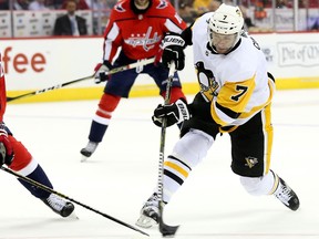 Matt Cullen of the Pittsburgh Penguins is pictured playing against the Washington Capitals during the third period at Capital One Arena on November 7, 2018 in Washington, D.C. (Will Newton/Getty Images)