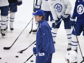 Maple Leafs head coach Mike Babcock was shuffling lines at practice on Wednesday. (Jack Boland/Toronto Sun)
