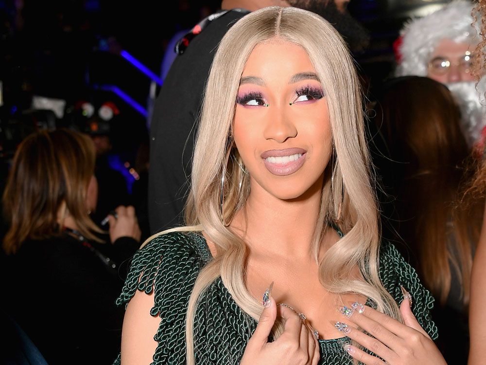 Cardi B Rants About 'p---- Wedgie,' Pulls Down Too-tight Jeans | Canoe.Com