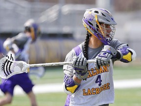 University at Albany lacrosse player Lyle Thompson practices on April 16, 2015, in Albany, N.Y. (THE CANADIAN PRESS/AP, Mike Groll)