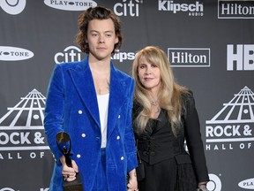 Harry Styles and inductee Stevie Nicks pose in the press room during the 2019 Rock & Roll Hall Of Fame Induction Ceremony - Press Room at Barclays Center on March 29, 2019 in New York City. (Michael Loccisano/Getty Images For The Rock and Roll Hall of Fame)