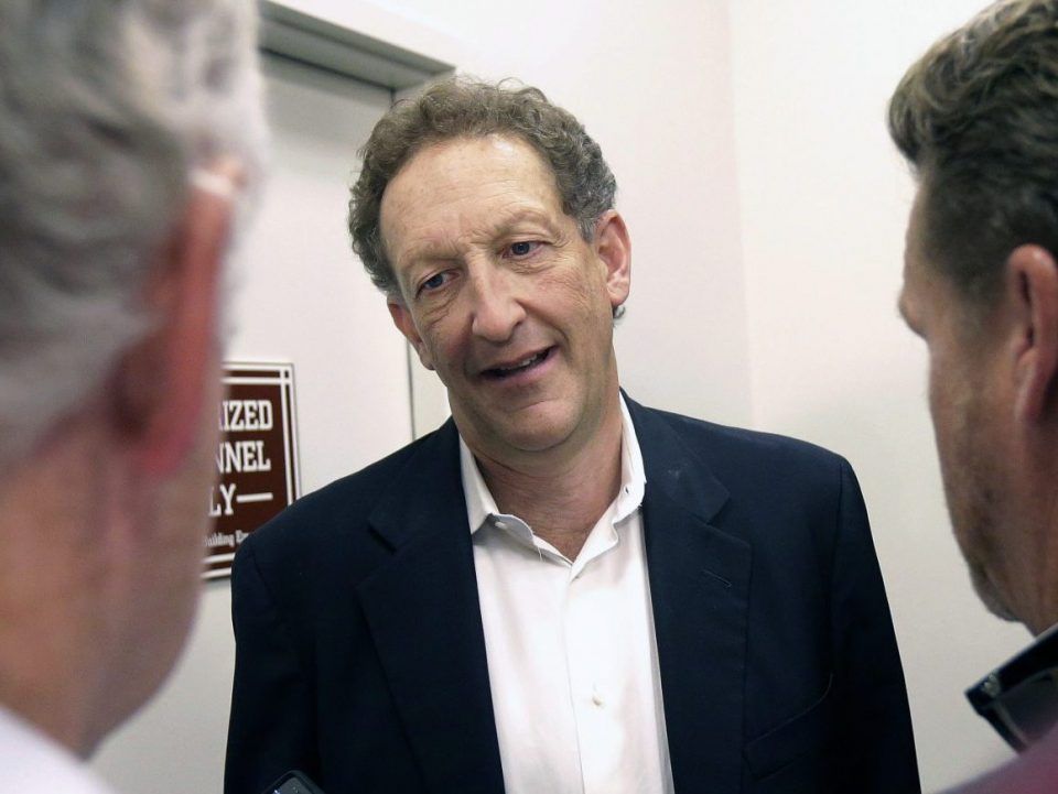 Video shows Giants CEO Larry Baer in altercation with wife | Canoe.Com