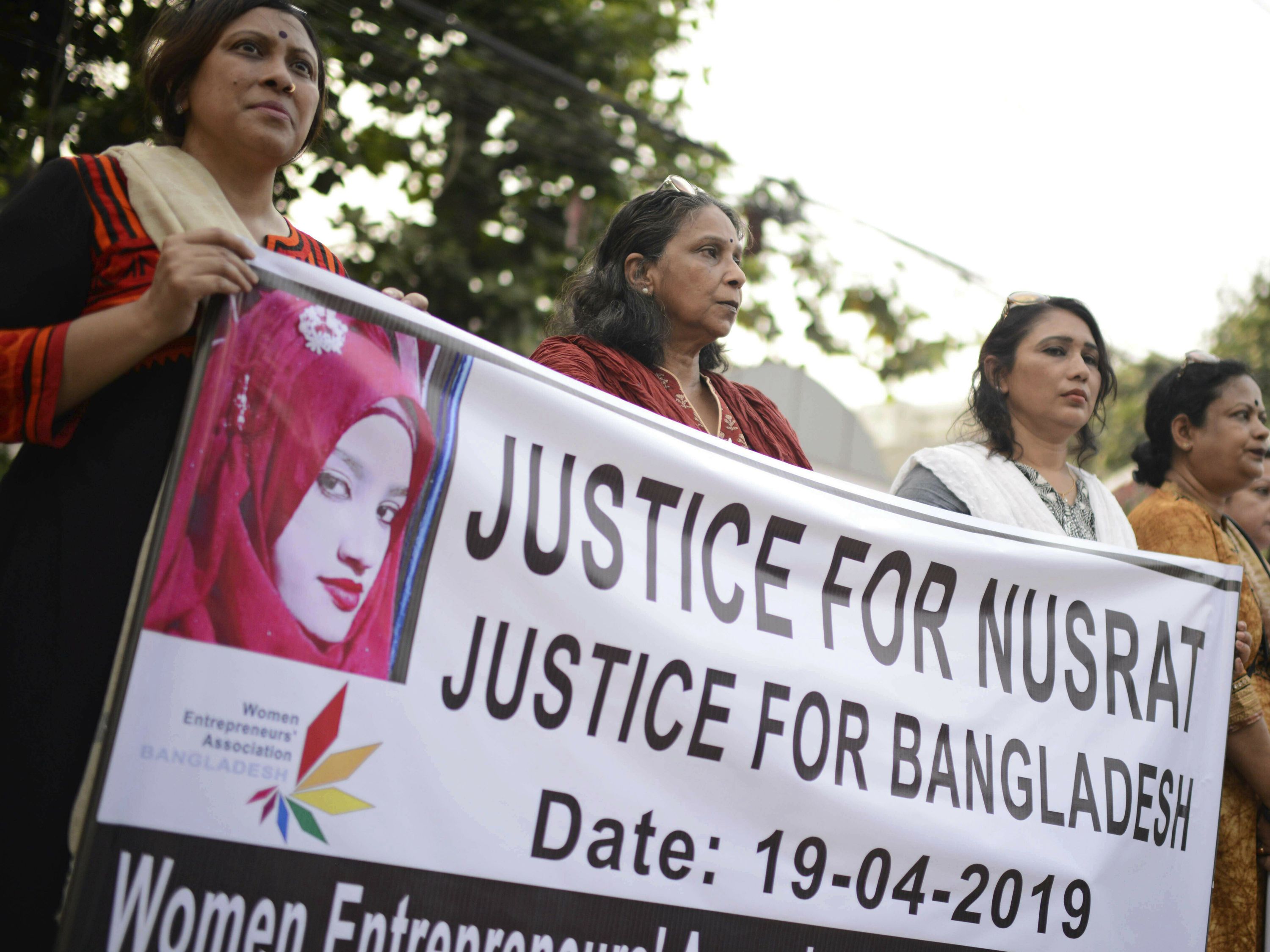 Bangladesh teen burned to death for reporting sex assault sparks protests Canoe pic pic