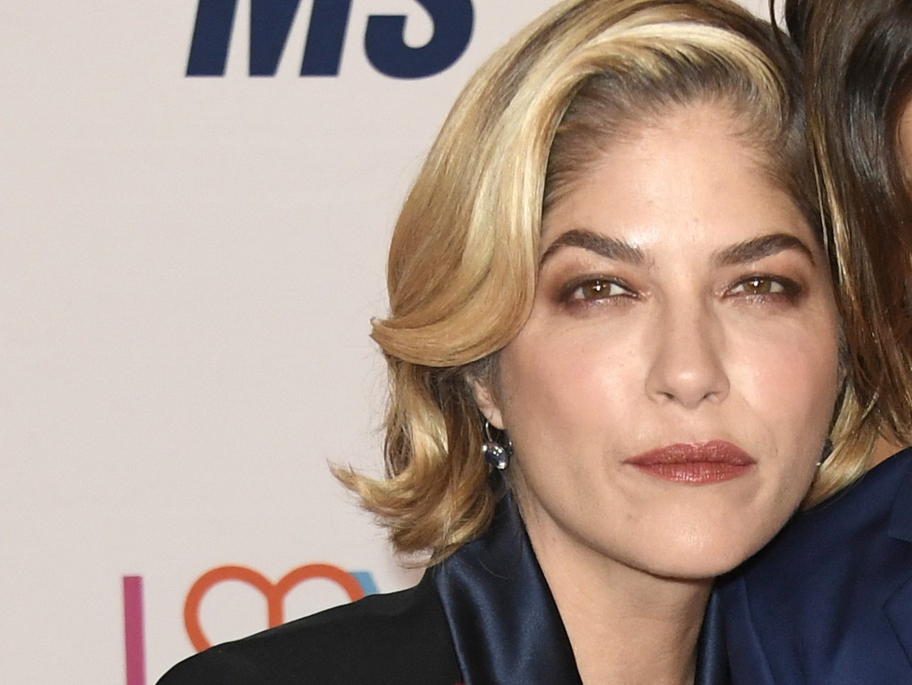 Selma Blair wears head wrap, gets accused of cultural appropriation