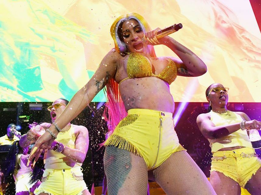 Cardi B performs in Las Vegas after cosmetic surgery complications