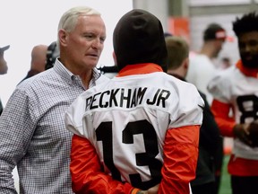 Wide receiver Odell Beckham Jr. talks with Browns owner Jimmy Haslam.