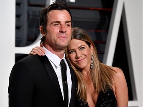 Justin Theroux (L) and Jennifer Aniston attends the 2017 Vanity Fair Oscar Party hosted by Graydon Carter at Wallis Annenberg Center for the Performing Arts on February 26, 2017 in Beverly Hills, California.   Pascal Le Segretain/Getty Images