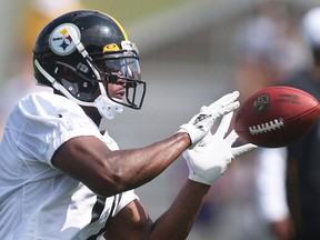 Pittsburgh Steelers wide receiver JuJu Smith-Schuster participates in drills during training camp at Saint Vincent College. (Charles LeClaire-USA TODAY Sports)