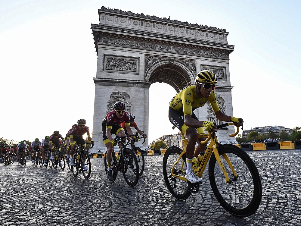 Tour de France 2019: Egan Bernal Takes Yellow Jersey After Stage