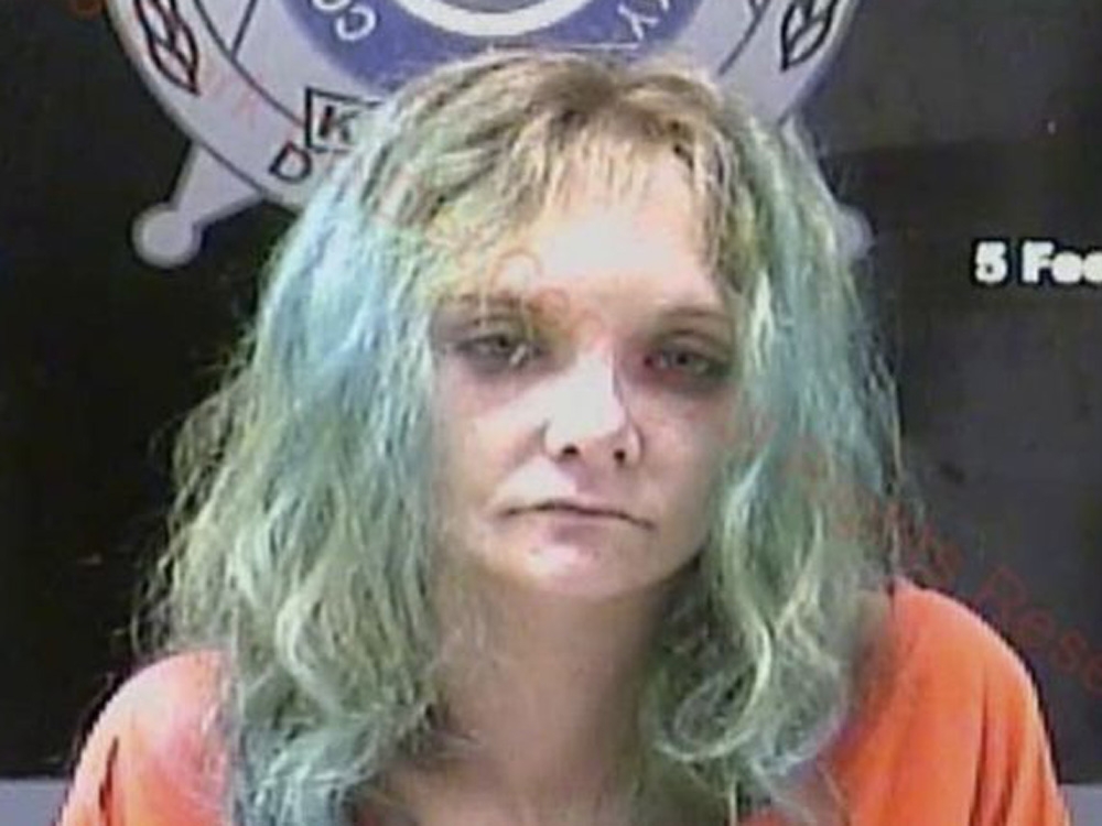 Handcuffed Woman In Back Of Cop Squad Car Allegedly Snorts Drugs From Her Vagina Cavity 8417