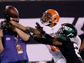 Odell Beckham Jr. of the Cleveland Browns makes a catch as Nate Hairston of the New York Jets defends at MetLife Stadium on September 16, 2019 in East Rutherford, N.J. (Elsa/Getty Images)