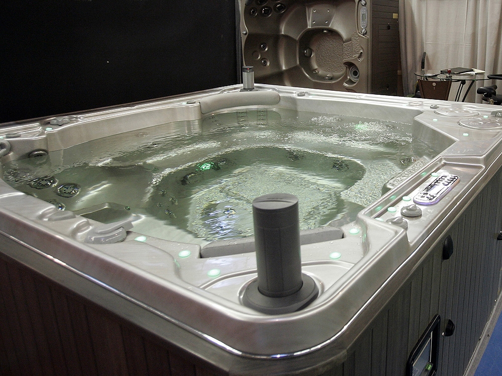 Legionnaire's outbreak linked to hot tubs kills one, sickens dozens