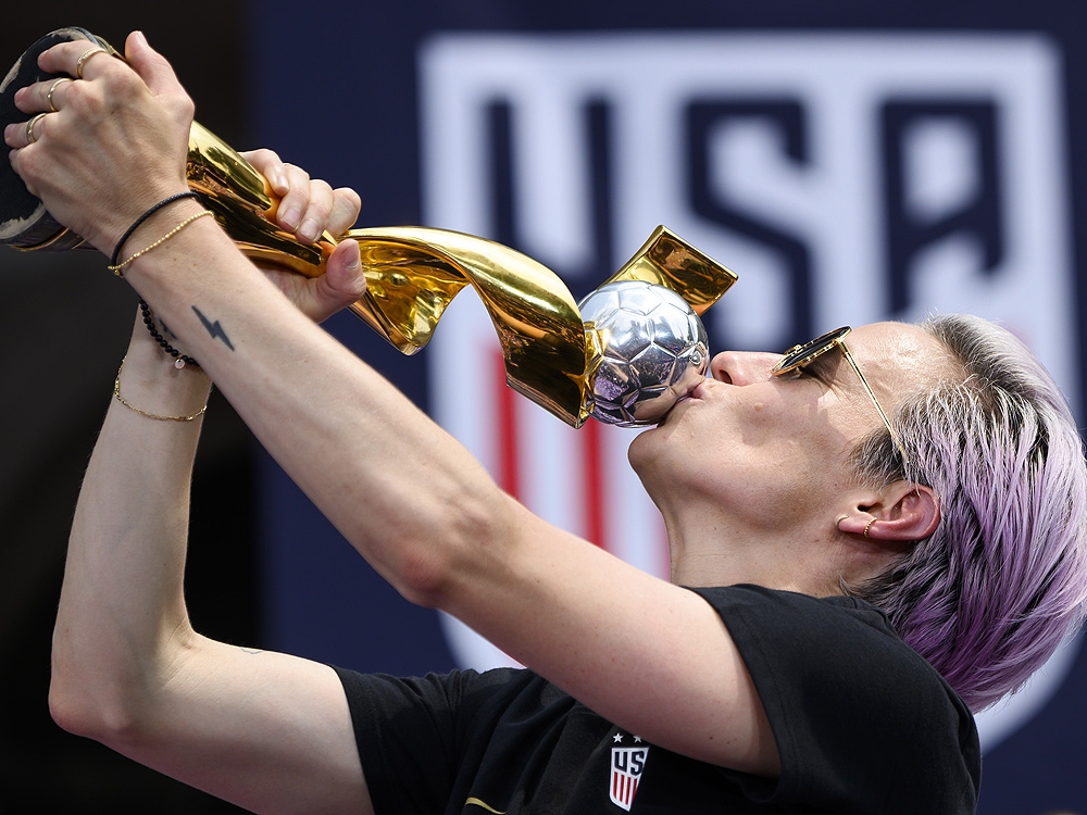 American Megan Rapinoe Wins Womens Ballon Dor Award Canoecom 