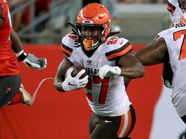 Browns' Kareem Hunt cited for speeding, marijuana in car