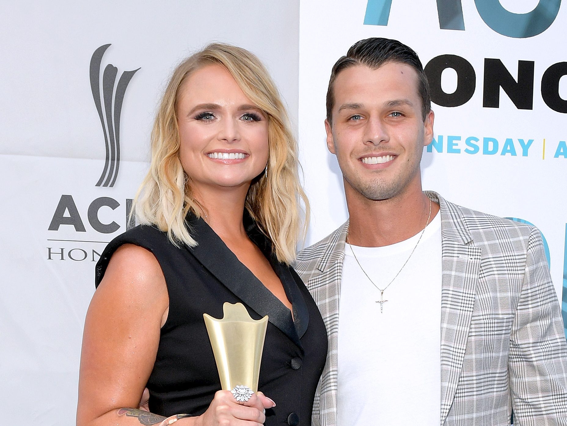 Miranda Lambert shows off hunky shirtless husband in video | Canoe.Com