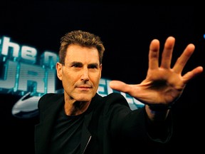 Israeli psychic Uri Geller poses for photographers in Cologne Jan. 6, 2008.