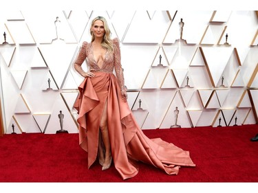 Molly Sims poses on the red carpet at the 92nd Annual Academy Awards on Feb. 9, 2020 in Hollywood, Calif.