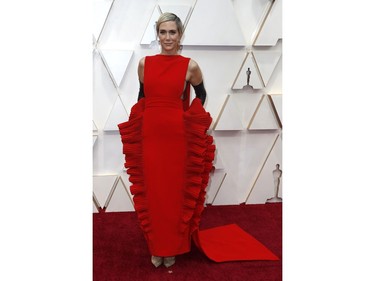 Kristen Wiig poses on the red carpet at the 92nd Annual Academy Awards on Feb. 9, 2020 in Hollywood, Calif.