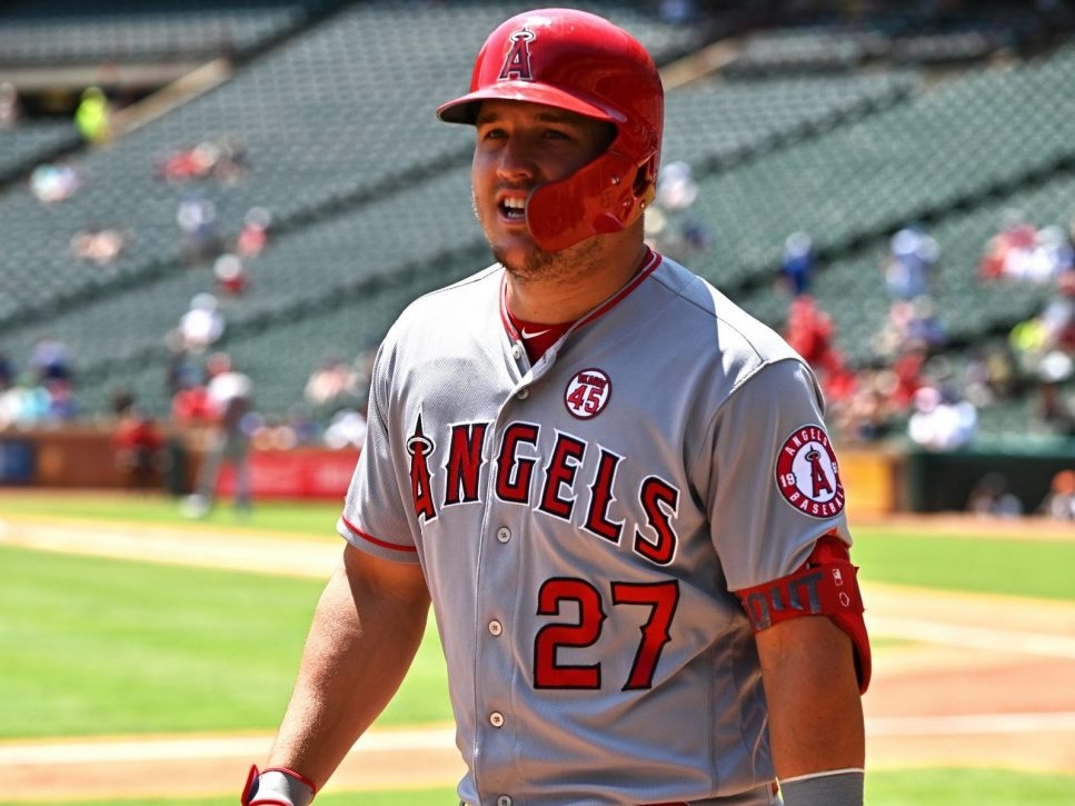 Mike Trout strikes a somber tribute in Angels' loss to Astros – Orange  County Register