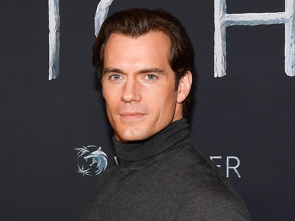 Henry Cavill injures leg on The Witcher set