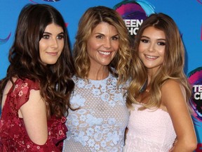 Bella Giannulli, Lori Loughlin and Olivia Jade Giannulli at the Teen Choice Awards 2017.