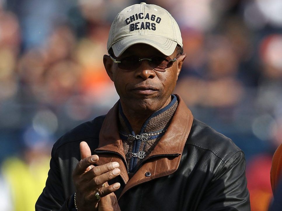 Gale Sayers, Bears Hall of Fame running back, dies at 77