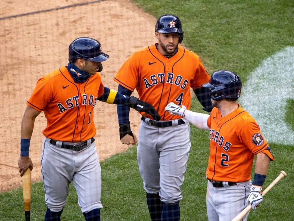 Carlos Correa hits a two-run single, extending the Twins' lead over the  Astros