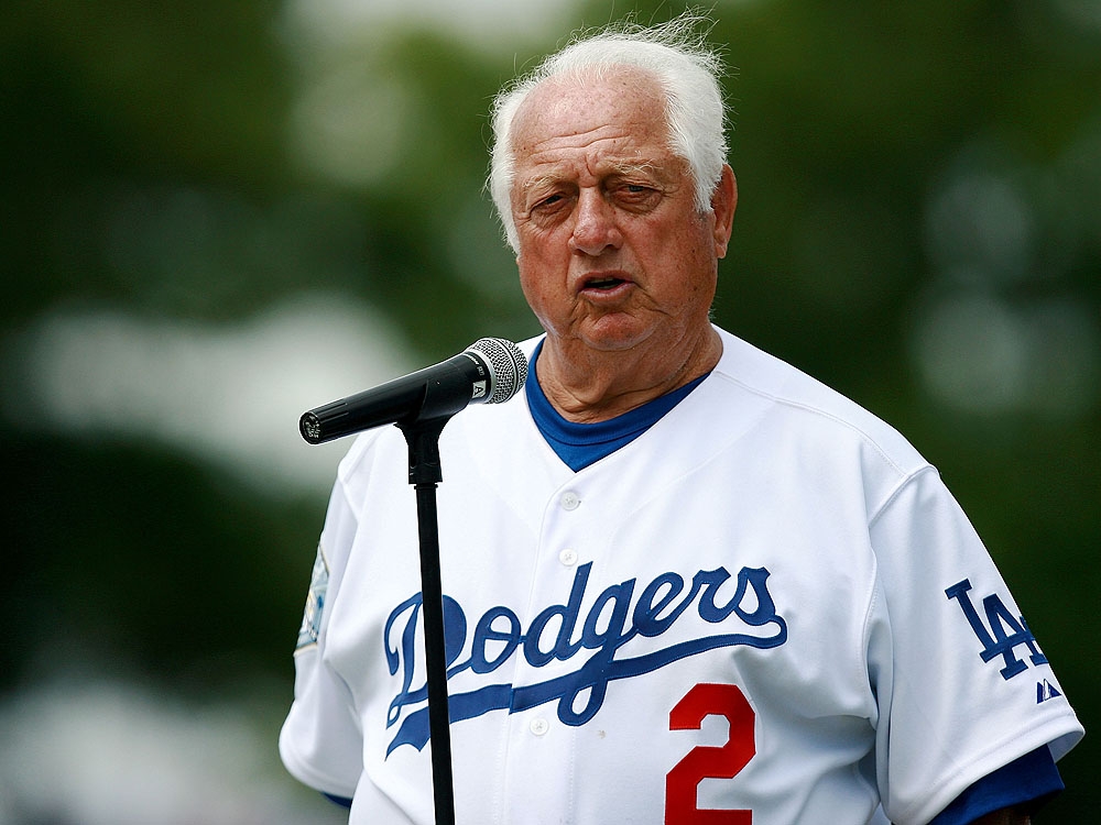 Former Los Angeles Dodgers manager Tommy Lasorda hospitalized 