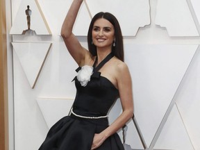 Penelope Cruz poses on the red carpet during the Oscars arrivals at the 92nd Academy Awards in Hollywood, Calif., Feb. 9, 2020.