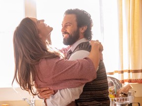 Mandy Moore and Milo Ventimiglia in a scene from This is Us.
