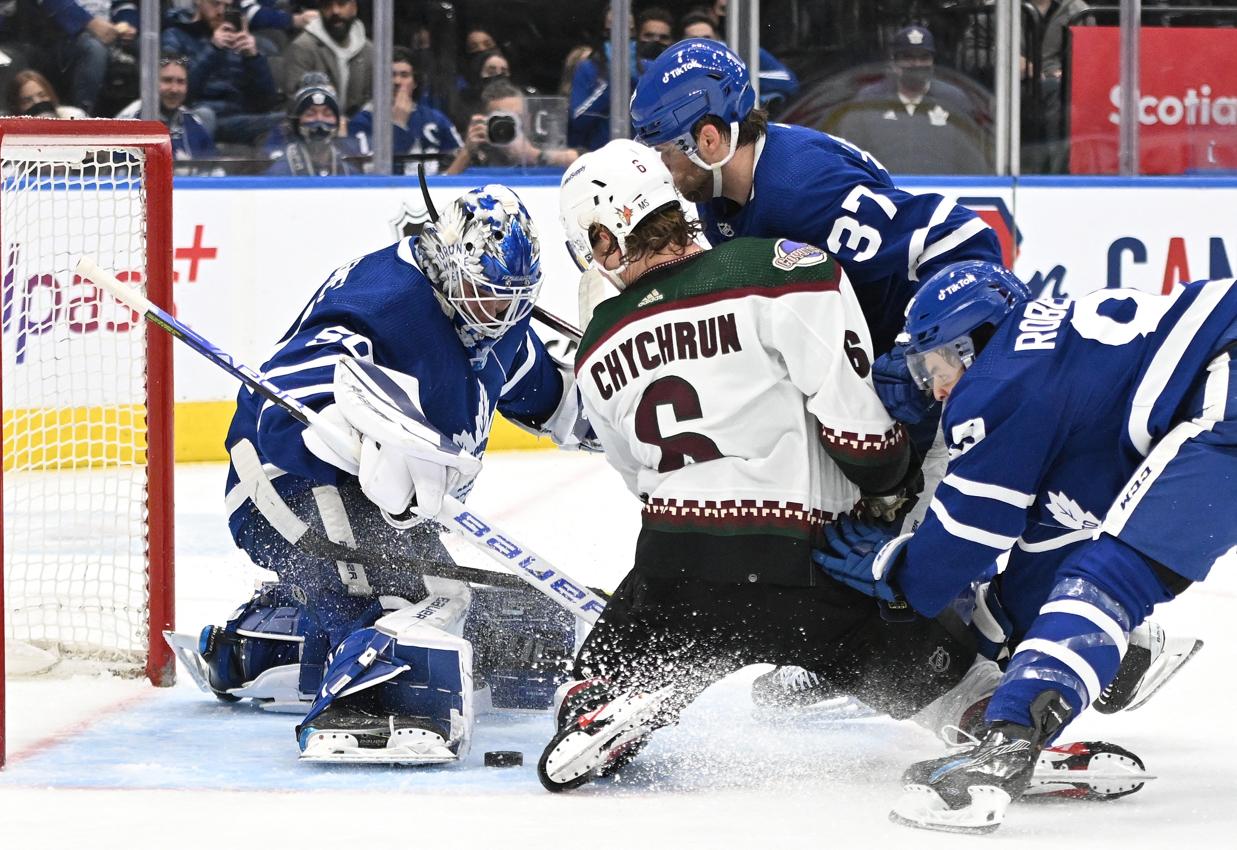 Maple Leafs, Kallgren salvage a point from goalie gaffes