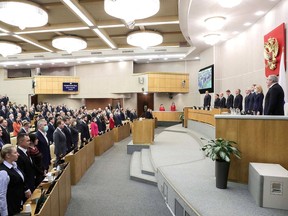 Russische Gesetzgeber nehmen am 4. März 2022 an einer Sitzung der Staatsduma, dem Unterhaus des Parlaments, in Moskau, Russland, teil.
