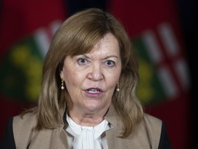 Christine Elliott, stellvertretende Ministerpräsidentin und Gesundheitsministerin, spricht am Donnerstag, den 20. Januar 2022 in Toronto über die Lockerung der Beschränkungen während der COVID-19-Pandemie.