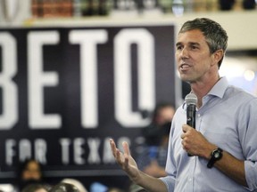 Beto O'Rourke, demokratischer Kandidat für den Gouverneur von Texas, spricht während einer Bürgerversammlung im McAllen Creative Incubator in McAllen, Texas, am 7. Juni 2022.
