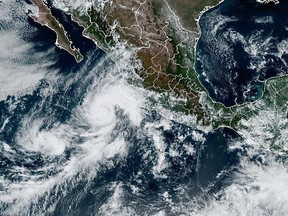 Dieses von der NOAA bereitgestellte Satellitenbild zeigt den Tropensturm Orlene am Samstag, den 1. Oktober 2022.