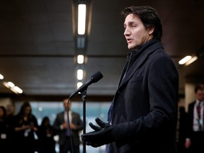 Le premier ministre Justin Trudeau s'adresse aux médias avant de discuter des soins de santé avec les premiers ministres provinciaux et territoriaux à Ottawa, le 7 février 2023.