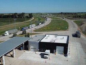 Aerial photo of the border crossing at Emerson, Manitoba. Courtesy of Public Services and Procurement Canada.jpg