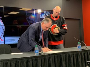 Craig Anderson signs a one-day contract with the Ottawa Senators.
