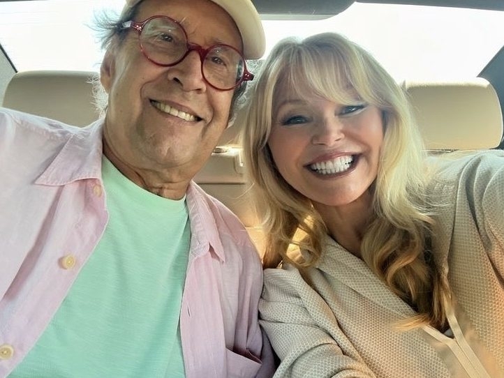 National Lampoon's Vacation stars Chase, Brinkley reunite with playful snaps