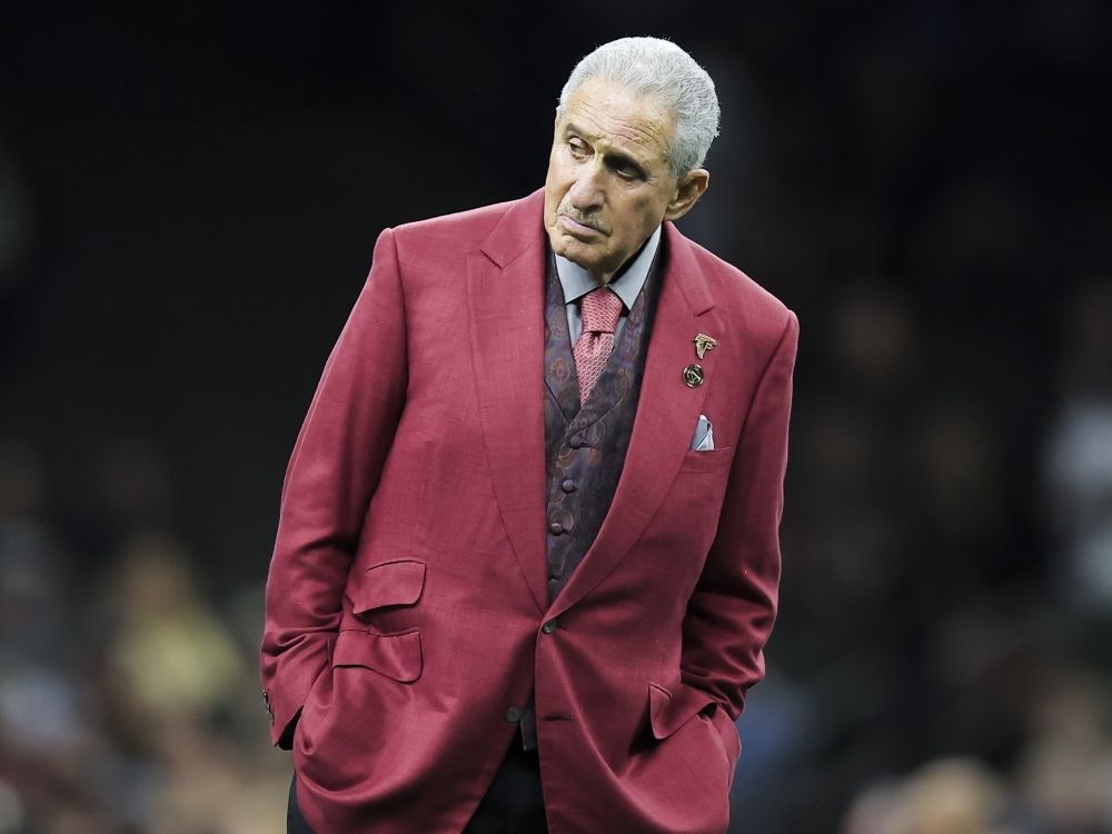 Falcons owner Arthur Blank hit with lurid lawsuit by two flight attendants