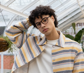 Man wears Bonlook Manu Glasses