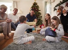 Gifts that will delight and arrive by Christmas.