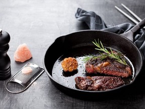 Ranking our favourite cast iron pans, according to features.